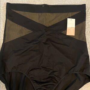 Cacique Black Ultra High-Waisted Brief Level 3